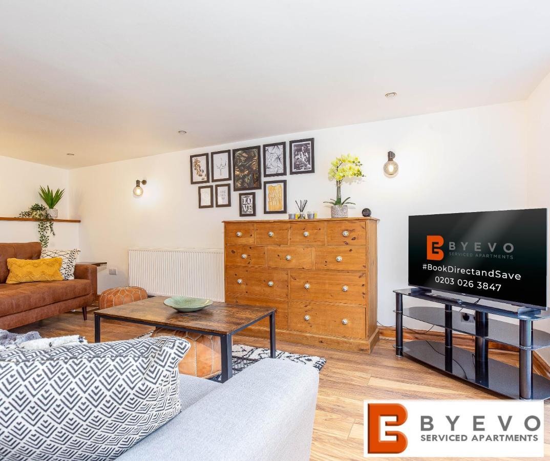 Byevo Oswestry Barn - Quirky Romantic Retreat Or Cosy Contractor Base Extérieur photo