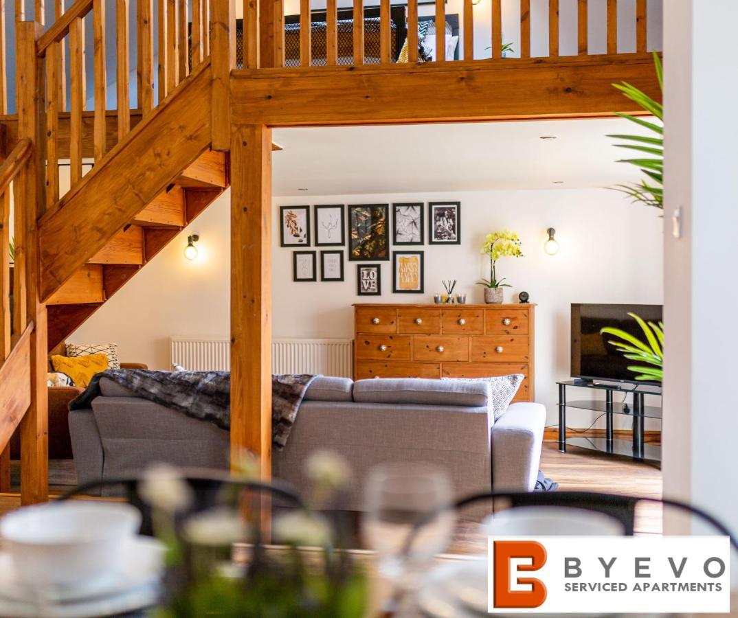Byevo Oswestry Barn - Quirky Romantic Retreat Or Cosy Contractor Base Extérieur photo