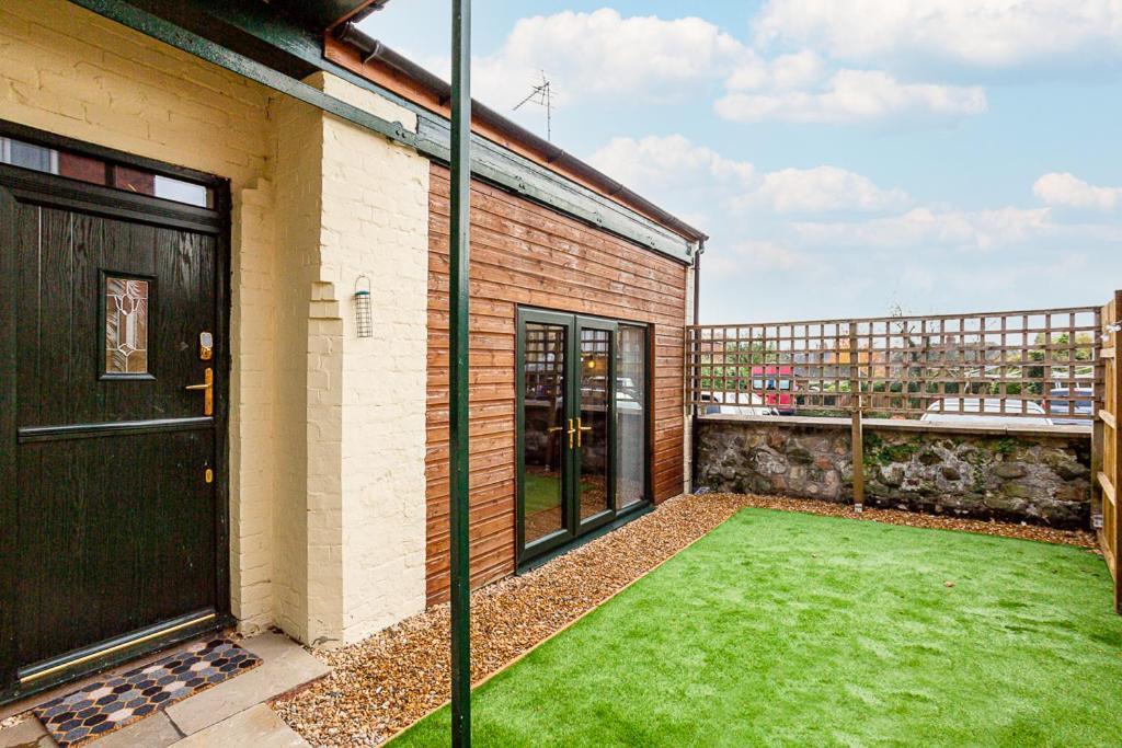Byevo Oswestry Barn - Quirky Romantic Retreat Or Cosy Contractor Base Extérieur photo